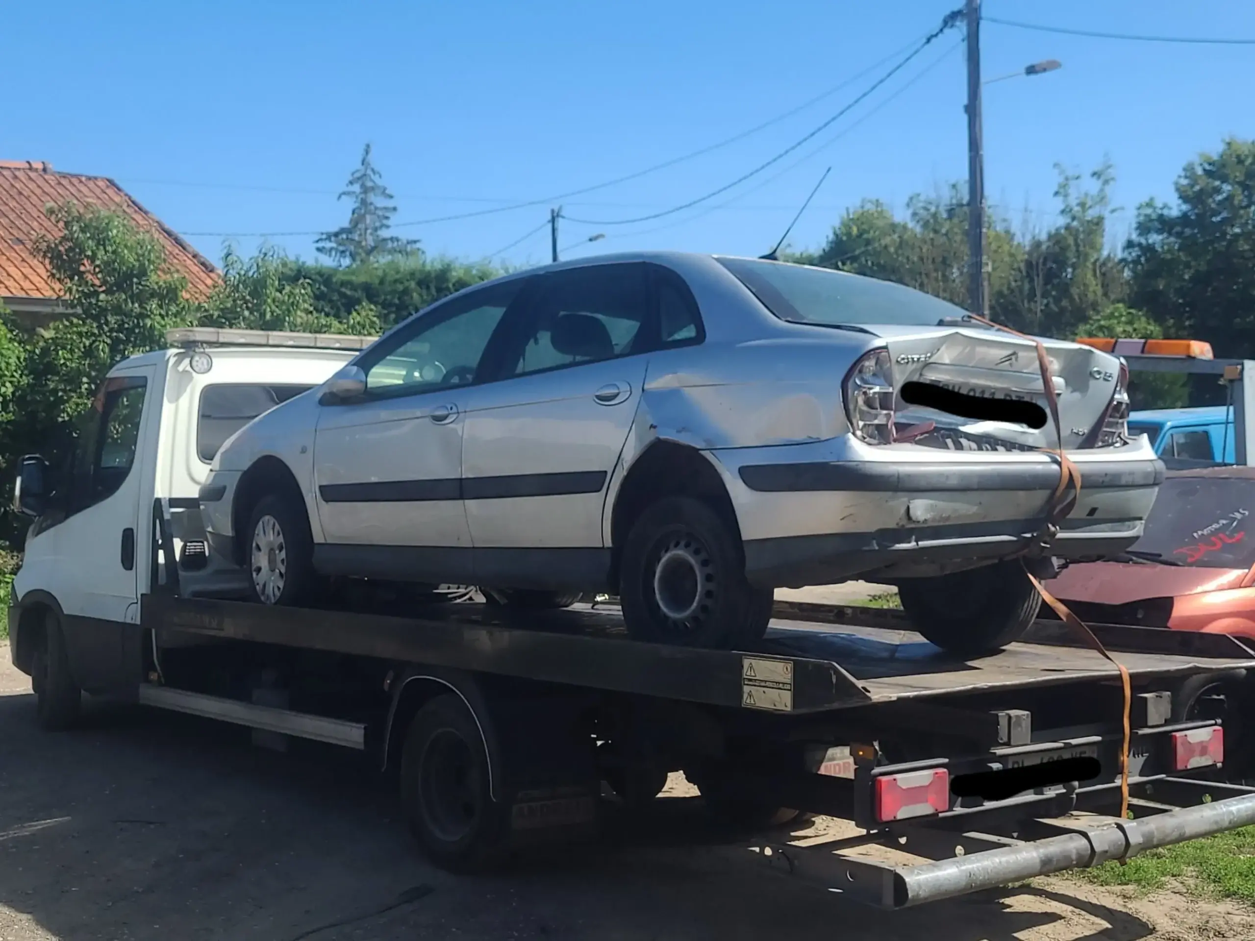 Opel Omega enlevée en village — centre VHU agréé préfecture Seine-et-Marne